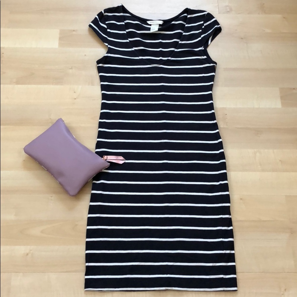 🔵 LAST CHANCE🔵 H&M navy striped dress